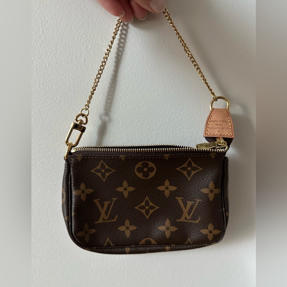 Louis Vuitton Mini Pochette Purse with dustbag, excellent condition